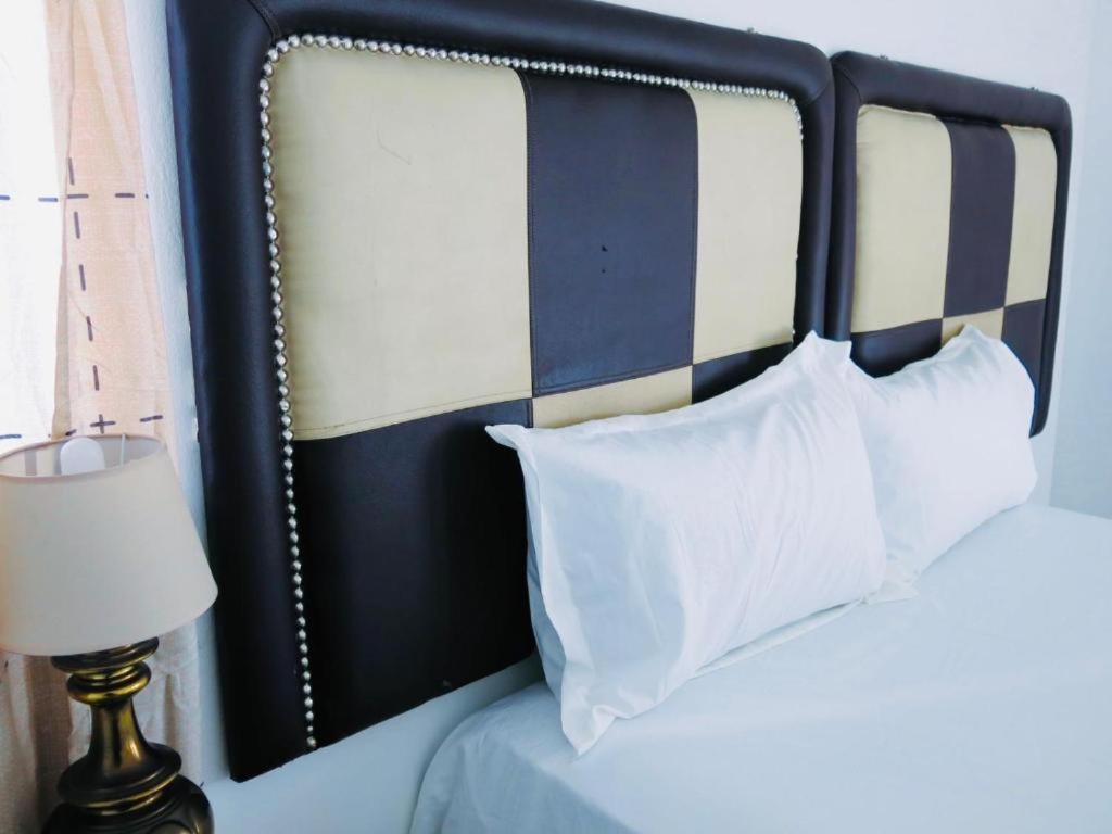 33 Goulborn Street Goodwood Hotel Кейптаун Екстериор снимка